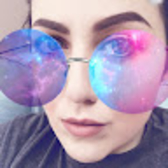 Meet your Posher, Roisin - Picture 1 of 1